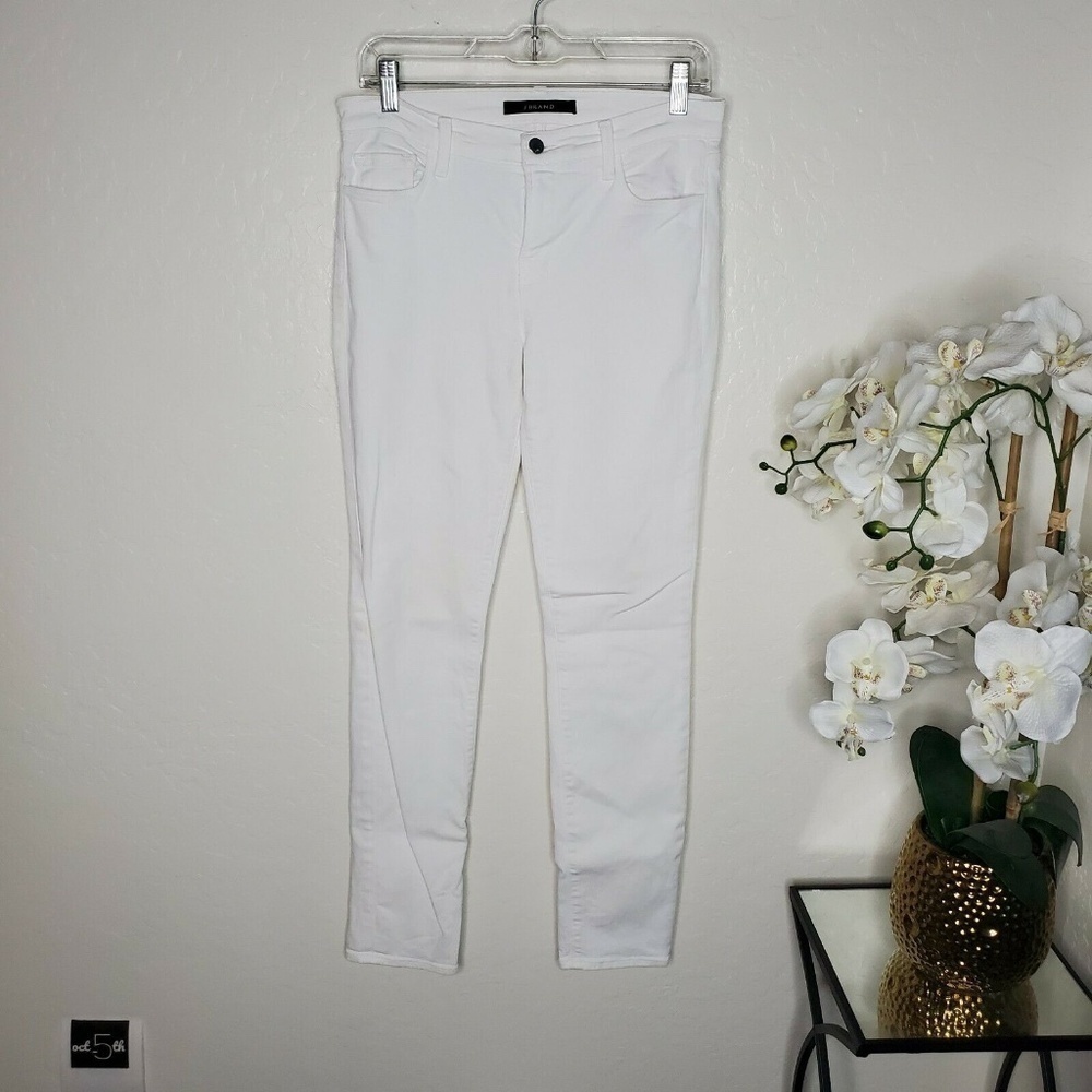 J Brand Mid Rise 11 in Skinny Leg Jean in Blanc